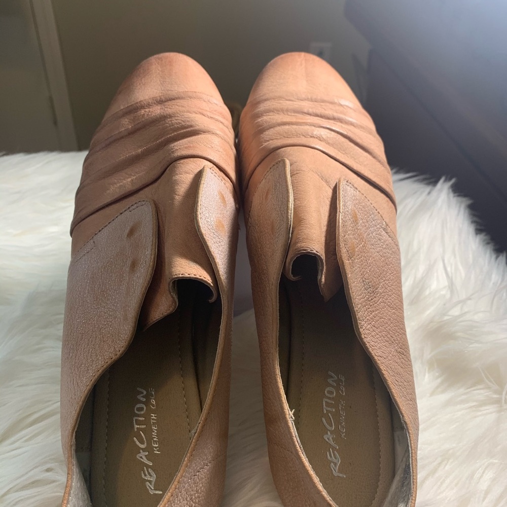 Shoes - Picture 2 of 7